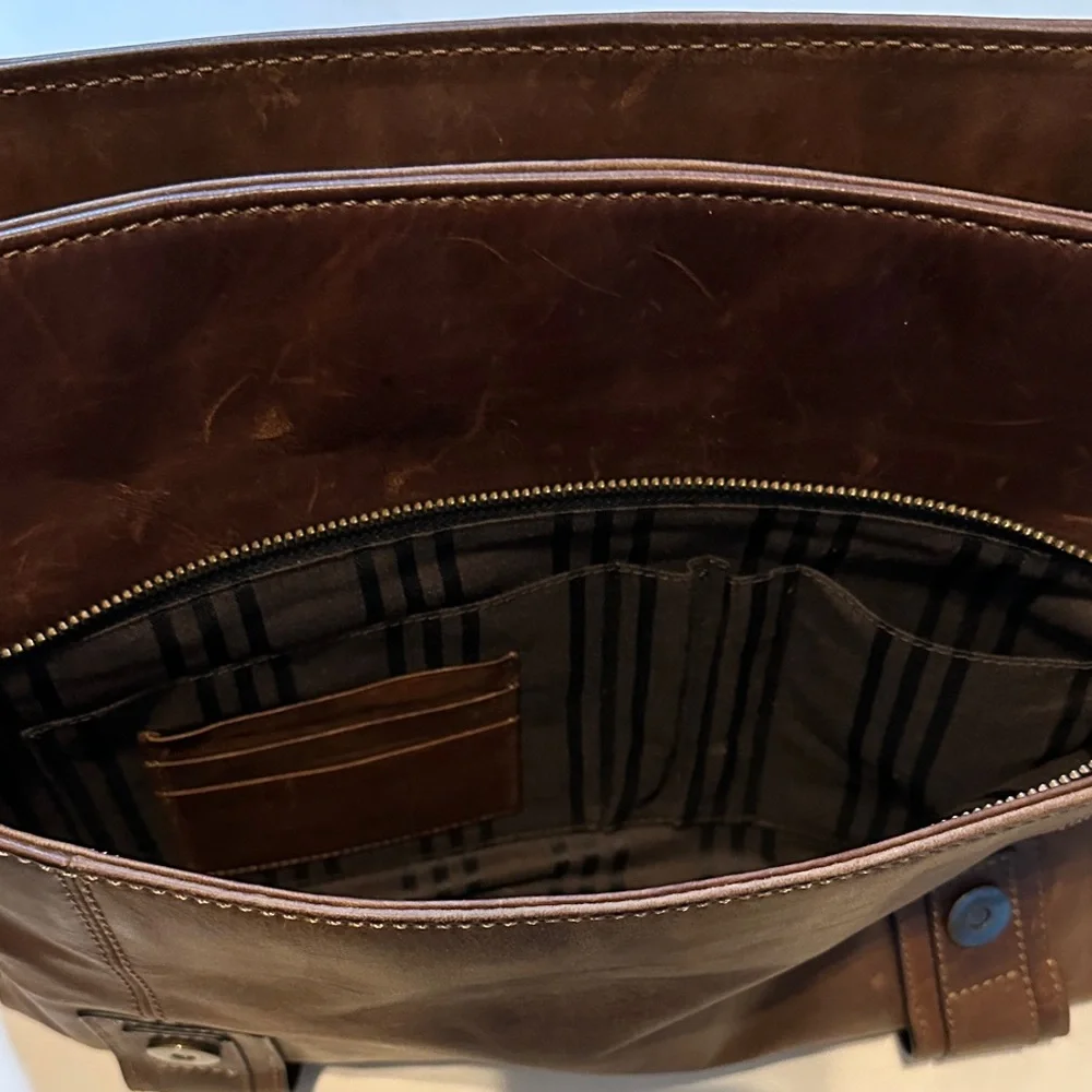 Frye Rich Brown Leather Messenger Bag